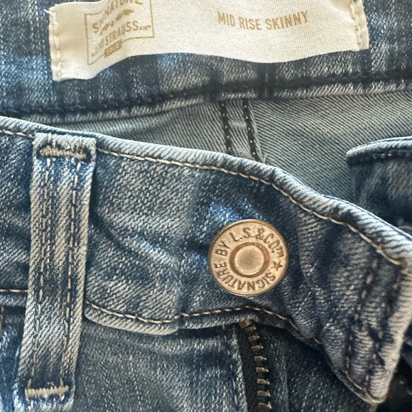 Signature by Levi Strauss Women's Light Blue Jeans - Picture 3 of 6